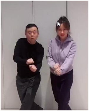 『韩红』别的明星都在捐款，他却只发自拍，被质疑后一言不发