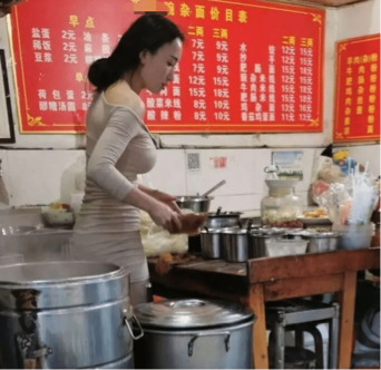 发型师|“网友染发进行到一半，发型师被带走。”哈哈哈，太惨了