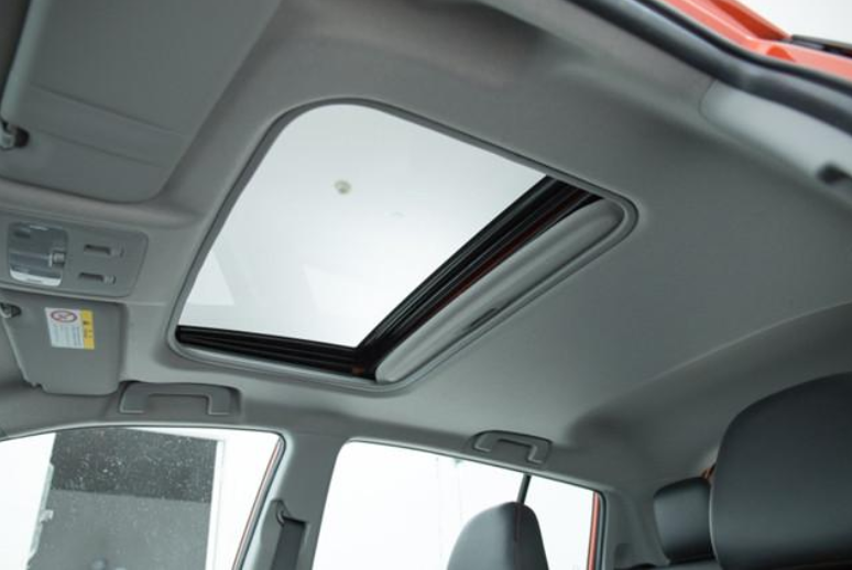 『丰田』丰田被本田压得太久终于爆发,小雷克萨斯,仅8万就配自动挡