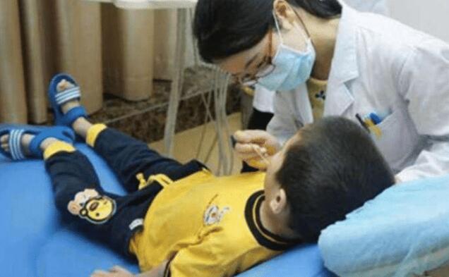 牛排|这3种“毒早餐”曝光:吃1次等于吃6个塑料袋,别再给孩子吃了