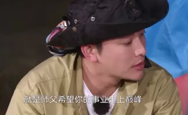 郭德纲|郭德纲送他一条手串，他戴了10年！颗颗都是精品！