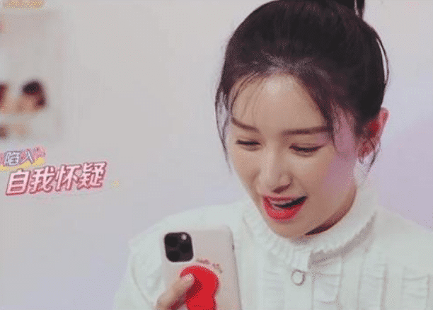 傅菁|“人缘差”到底多尴尬？给陈伟霆打电话不接，给张子枫发消息直接被拉黑？
