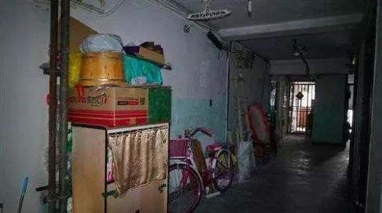 ■这4件东西别再放在家门口，财神看了也厌烦，难怪越来越穷