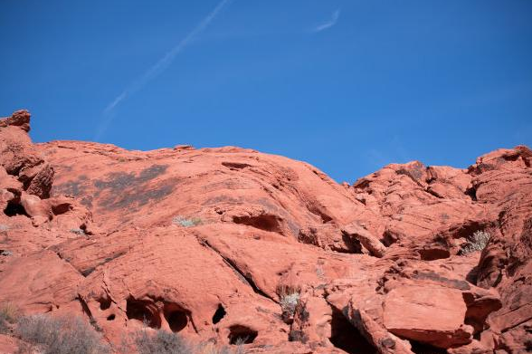 新疆维吾尔自治区@新疆火焰山发现5具干尸，一身清朝装扮似“僵尸”，人们吓得报警