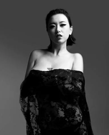 「徐智慧」仅仅出镜30秒就一炮走红！姜文曾经的那个女助理， 今却沦落到无戏可拍！