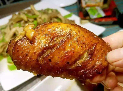 #炸鸡#为什么在肯德基，工作人员就算离职了，也不会把配方泄露出来？