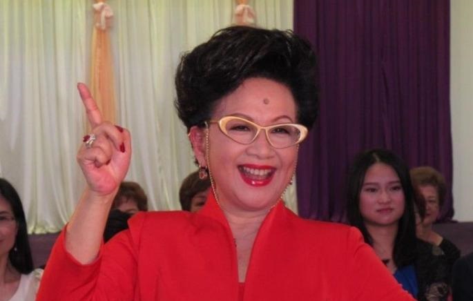 【薛家燕】曾被老公抛弃险自杀，为养3个儿女咬牙复出，今成名后前夫求复合