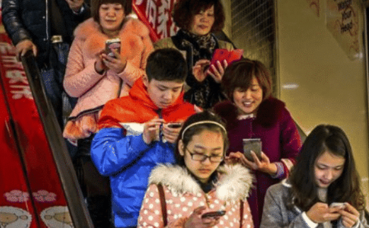 『』你还在浏览“黄色网站”吗？当手机有这几种现象，你就该停手了