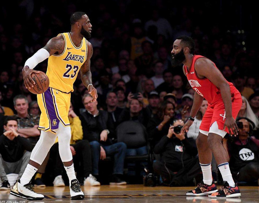 湖人队|试探性比赛，常规赛三次交手三次打法，湖人输球其实不冤枉