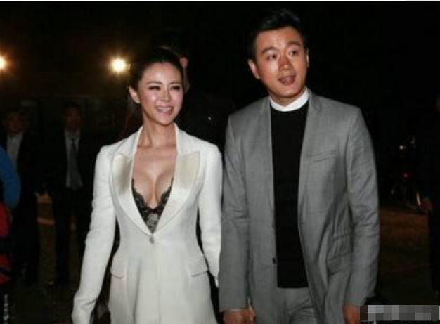 『关悦』最强“师生恋”，让老师8年生3孩子！今40岁老师被宠成公主