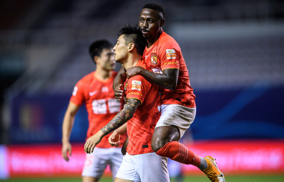 足球|收官之战！恒大首发11人大轮换：保8+足校三少领衔，蒋光太回归