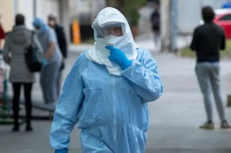 「美国」“救美国就是救中国”！比许可馨还气人的“女儿”出现，中方对此作出证明回应