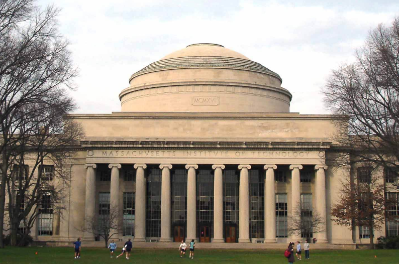 阿里巴巴|硅谷美女高管被马云挖走,许诺:来阿里上班,就送一辆劳斯莱斯