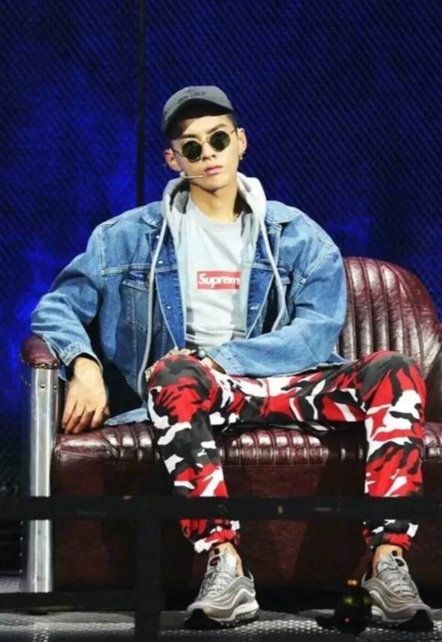 中国有嘻哈：综艺《说唱听我的》受好评，与《中国有嘻哈》相比谁的阵容更强？