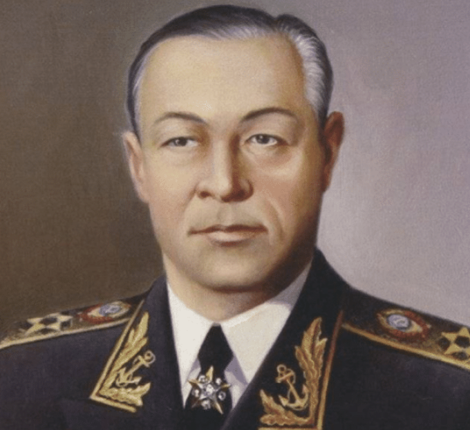 海军|37岁海军总司令发出命令：如果有来犯，无需警告直接开炮