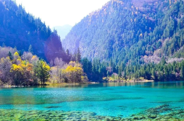 『五彩池』国内美景那么多，选一诗画美景地，放松一下心情吧！