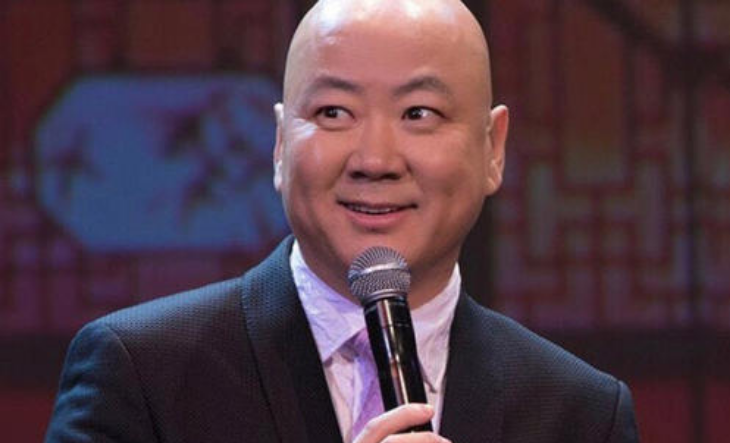 春晚|郭冬临：在春晚说错话被索赔1亿，今沦落街头商演，成带货网红