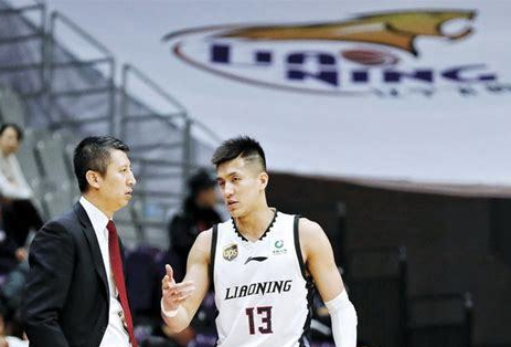 『郭士强』杨鸣做出新改变，新辽篮继承跑轰DNA，郭艾伦为挽回郭士强尊严而战