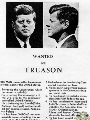 #约翰·肯尼迪#1963年肯尼迪遇刺的现场:街道上直接被一枪爆头,图6的妻子慌忙去捡头盖骨