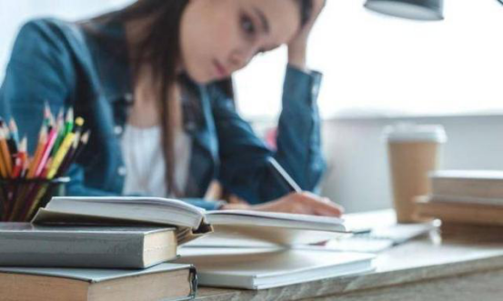 求职|“双非”女硕士的求职之痛，拼不起学历，找工作没人要，我太难了