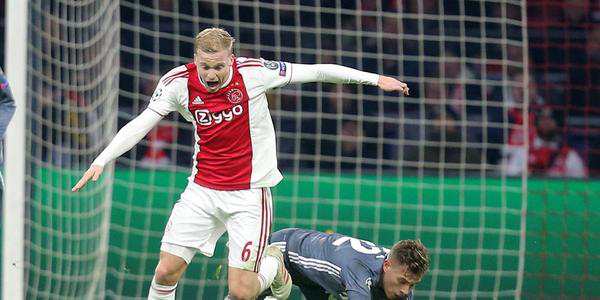 皇家马德里：曼联阵容即将大升级，欧冠四强核心取代废柴，球迷高举双手赞同