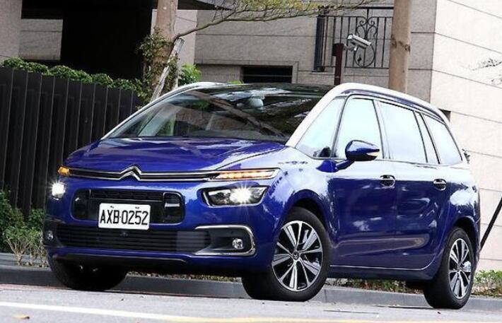 【雪铁龙】雪铁龙首款MPV亮相，外形独特魅力，底盘世界顶尖，空间超奥德赛