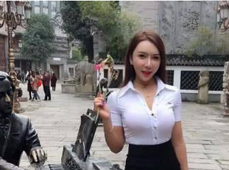 潘金莲|因演潘金莲走红，先嫁给一米侏儒男后嫁2米“巨人”，网友：“真会玩”！