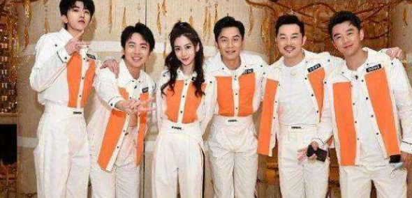 「奔跑吧兄弟」跑男这么穷？发布会没有空调，嘉宾暴汗脱妆，看到baby生图我醉了