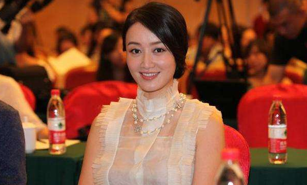 奔跑吧兄弟|她24岁主持春晚，两位有妇之夫曾为她疯狂离婚，后来却沦落至此