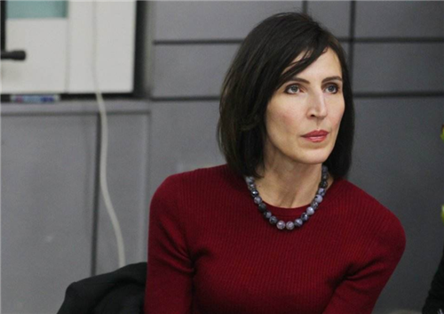 李阳|当初创办疯狂英语的李阳，迎娶娇妻身价过亿，为何却出家当和尚？