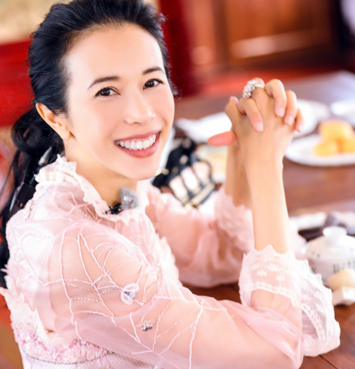 莫文蔚:唯一一首被国语版打败的粤语歌,连香港人都只喜欢国语版本