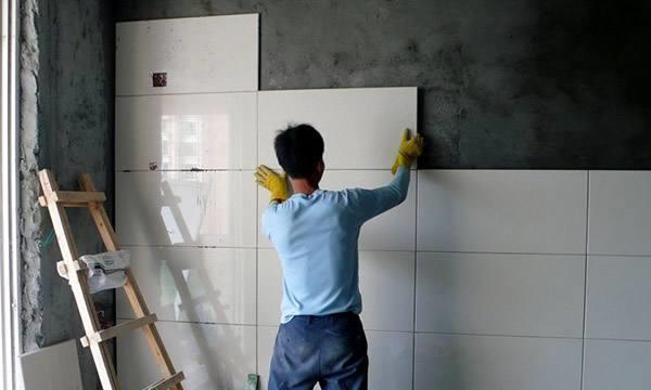 『』为啥越来越多家庭不乐意“全屋贴瓷砖”？过来人：只当花钱买教训