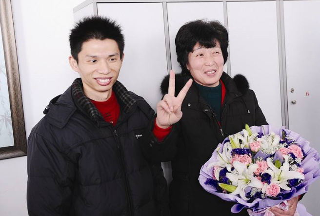 暴走妈妈|11年前那名割肝救子，感动中国的“暴走妈妈”，后来怎样了？