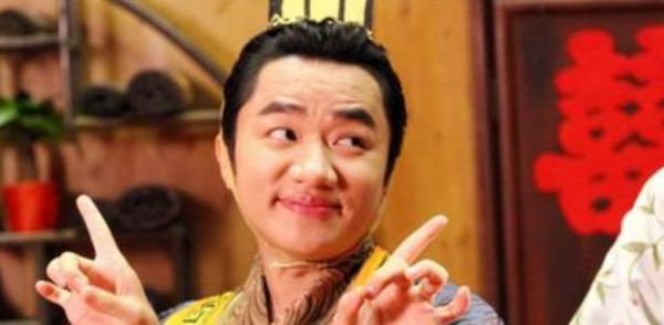 李亚男▲官宣二胎，相恋9年被拒绝3次禁欲5年，“矮仔痴情”又添新篇！