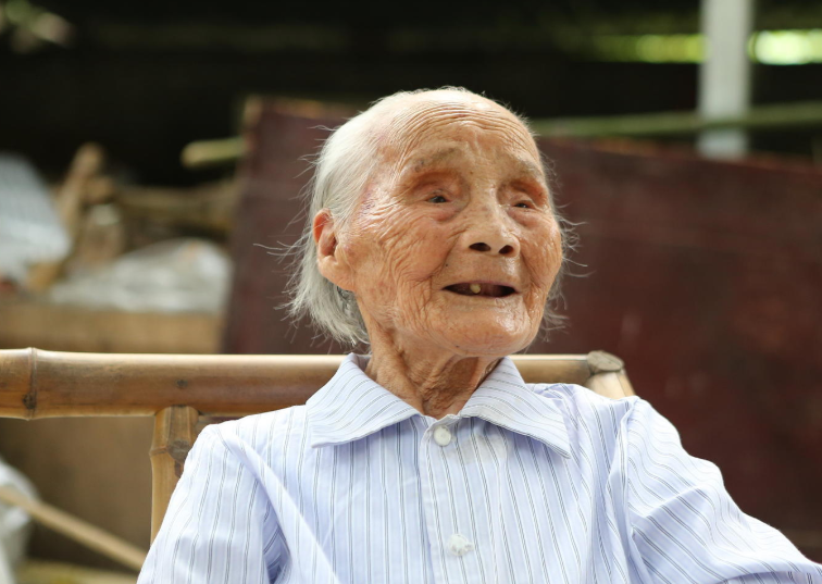 「饮食」寿命短的人,一般都有5个特征,希望你一个不占