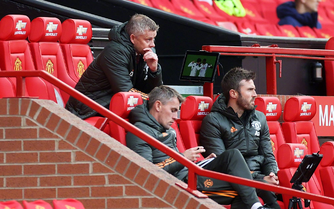 名宿|索帅还在抱怨红牌？名宿：裁判少给你们3个红牌，你知足吧！