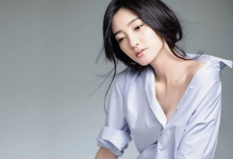 王丽坤|王丽坤和他同居8年，最好的青春都给了他，他还是和别人奉子成婚了