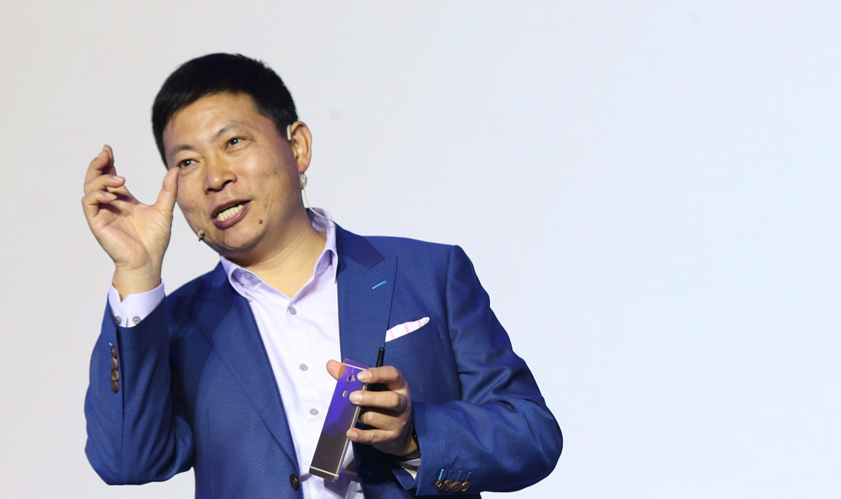 华为|打压也没用，华为终结巨头八年连胜，手机行业终将迎来“洗牌”？