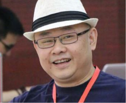 刀郎|当年红得发紫却离奇消失7年，今拿起话筒开嗓都没人认得出