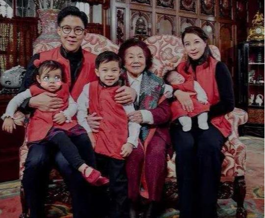 霍英东|霍英东一生从未与2房3房子女合影，给足大房吕燕妮子女产业和面子