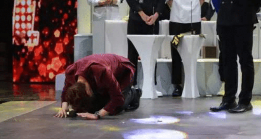 天天向上|还记得天天向上的小五吗？拿走汪涵的银行卡跪着离开舞台，他现状如何