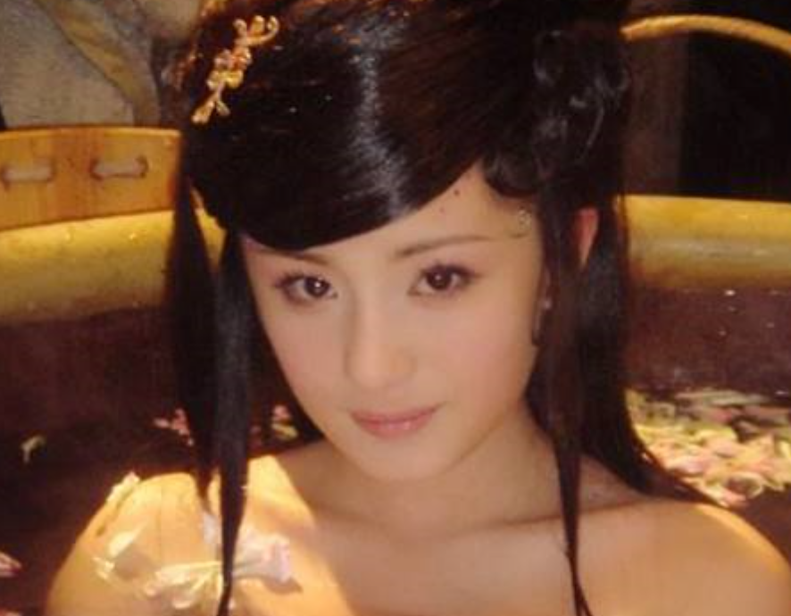 「杨幂」杨幂21岁时有多撩？扮演“舞姬”美若天仙，网友：“牺牲”真够大的