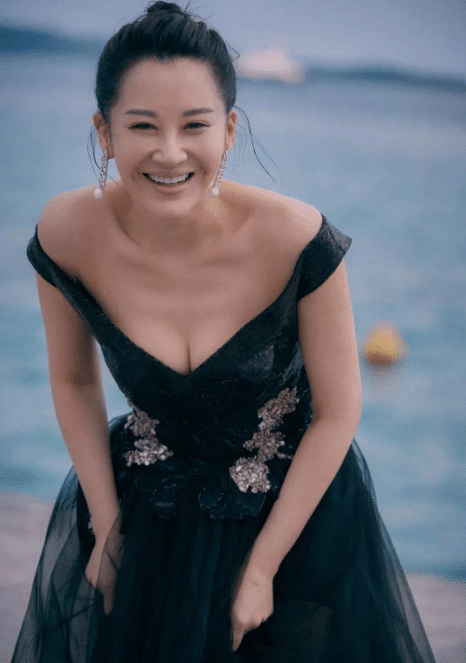 许晴|3位至今还无人娶的女星，堪称“绝色美人”，网友：娶到就是血赚