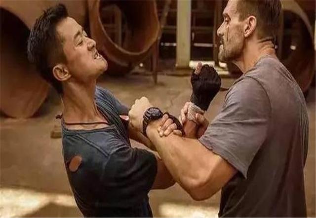 []为什么红海8人小组，打150人很难，而战狼一个人可以打一支军队？