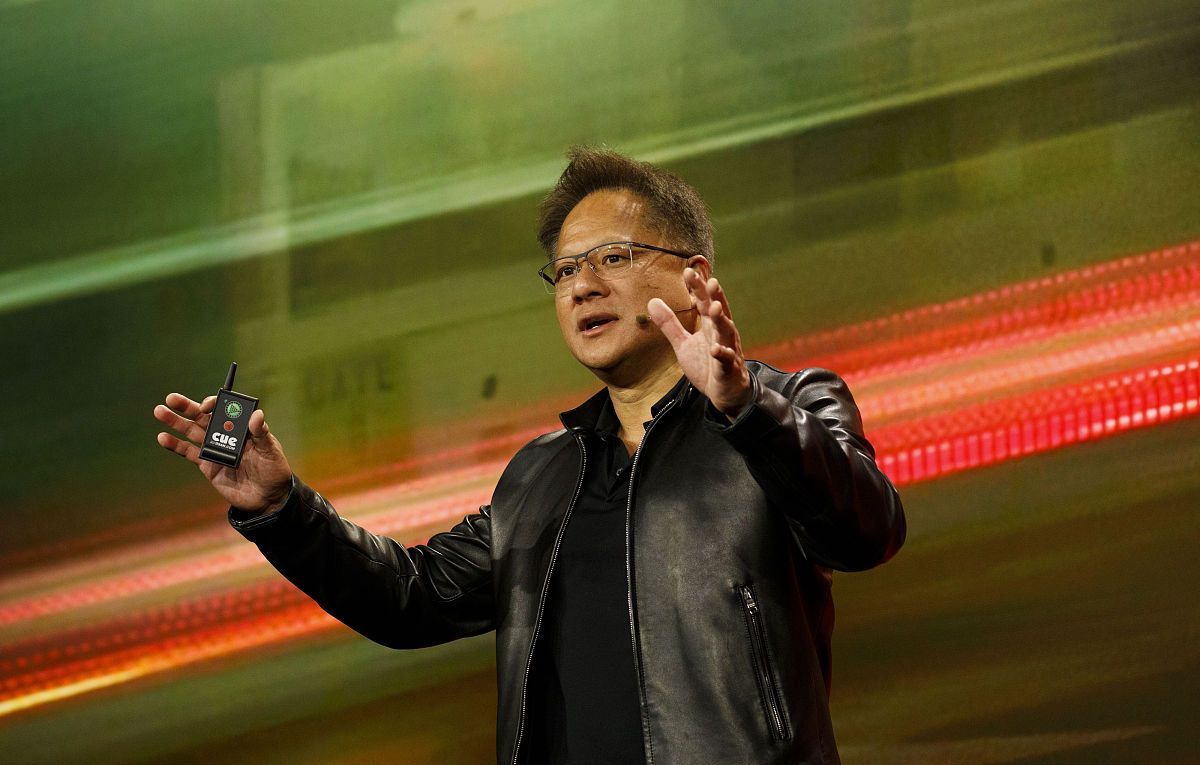 ARM|剧情反转，芯片巨头正式宣布，美国手中又要多张“王牌”？