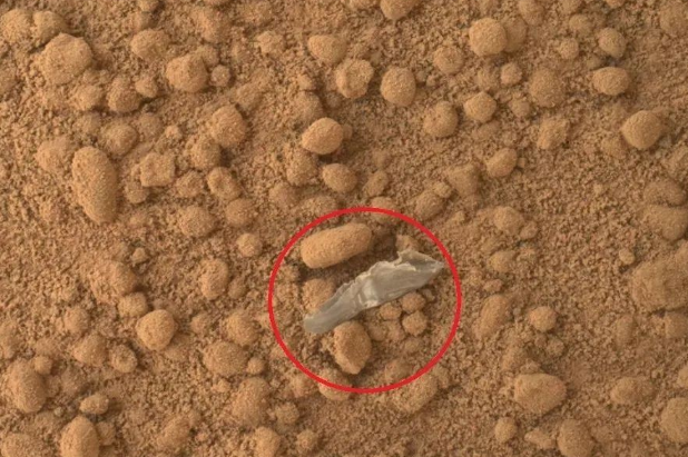 火星|美国好奇号在火星盖尔火山口探索,传回多张奇物照片,它们很眼熟