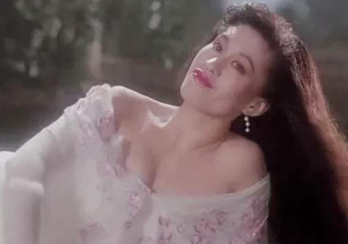 『林正英』她是林正英的“御用女僵尸”,卸妆后美若天仙,如今64岁美成18岁少女