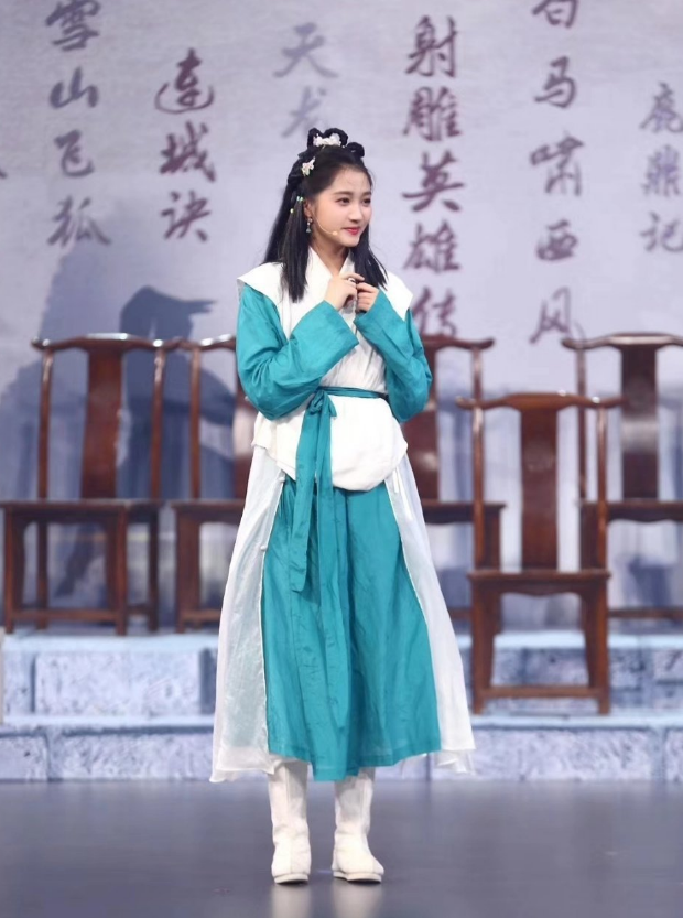 [迪丽热巴]关晓彤不惧经典，挑战黄蓉造型，华晨宇眼神太真实