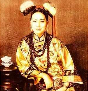 「慈禧太后」慈禧起床宫女看了一眼, 慈禧就杀了宫女, 宫女看到了啥不该看的
