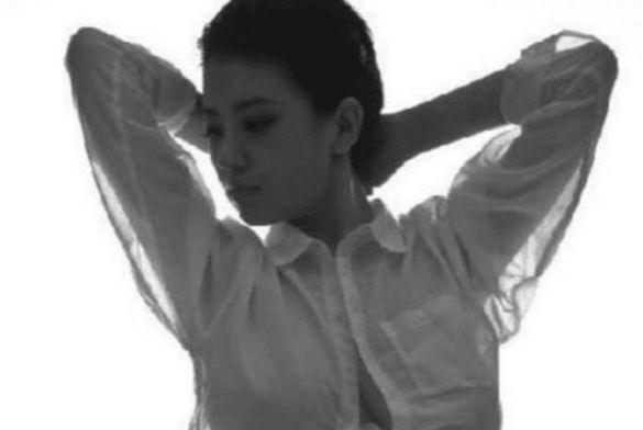 姜文■因被姜文看中，出镜30秒让她一炮走红，如今却也泯然众人！